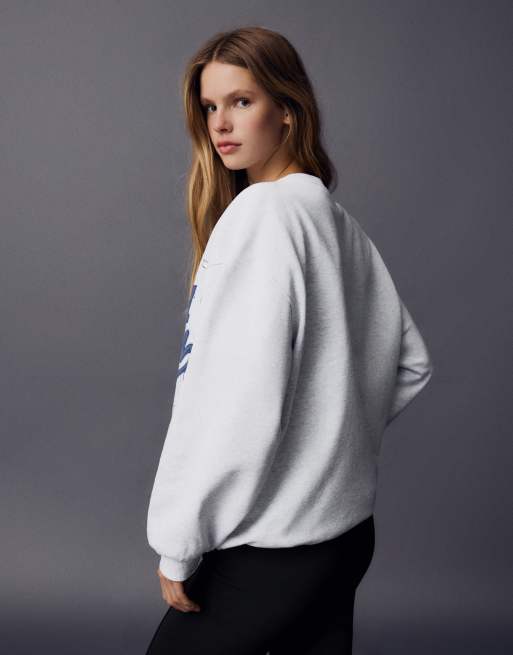 Bershka felpa oversize girocollo stampata in grigio chiaro, 3 di 5