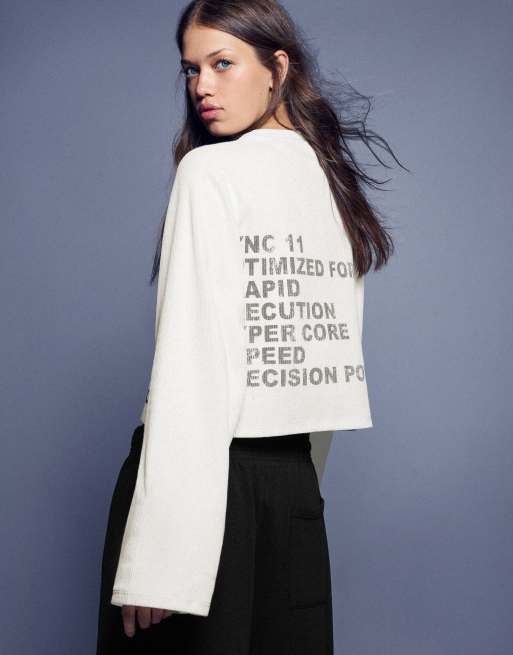 Bershka felpa stampata girocollo in ecru, 2 di 5