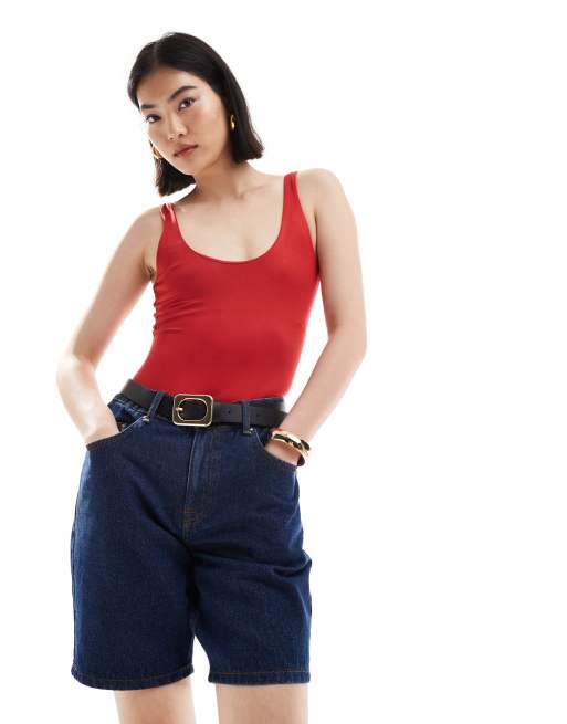 Bershka – Figurbetonter Body in Rot mit U-Ausschnitt
