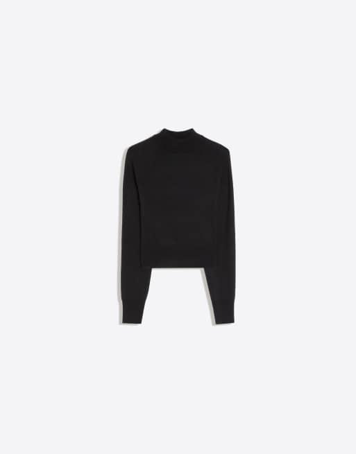 Bershka figurnära ribbad tröja med hög krage i svart, 5 av 5