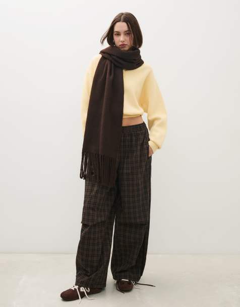 Bershka fin scarf med fransar i brunt - view 1