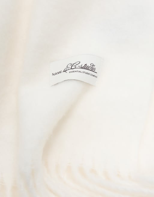 Bershka Fine fringed scarf in white, 2 of 4