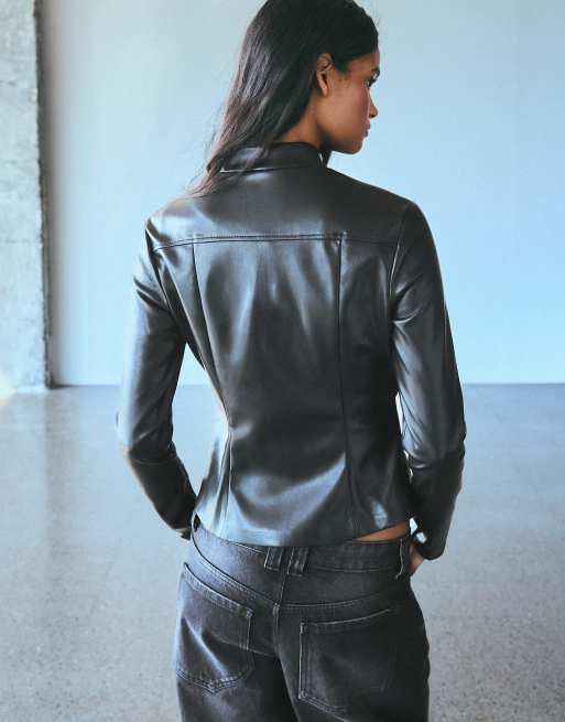 Bershka Fitted leather-effect zip-up shirt in black, 3 of 5