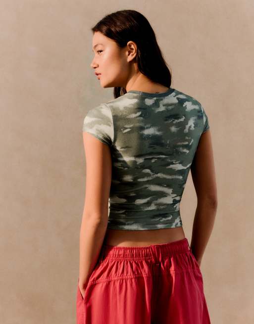 Bershka Fitted short sleeve camouflage t-shirt in khaki, 3 of 6