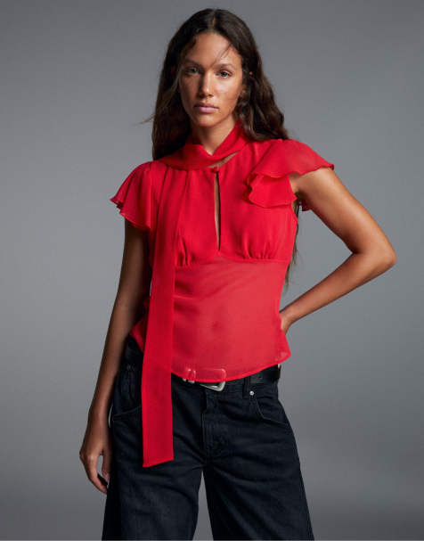 Bershka Fitted short sleeve ruffled shirt in red - view 1