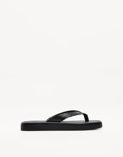 Bershka - Flade sandaler med stropper i sort