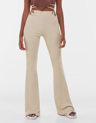 Bershka - Flare broek met wikkelbandjes in beige | ASOS