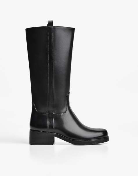 Bershka Flat knee-high boots in black - view 1