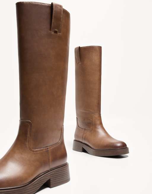 Bershka flat knee-high boots in brown - BROWN