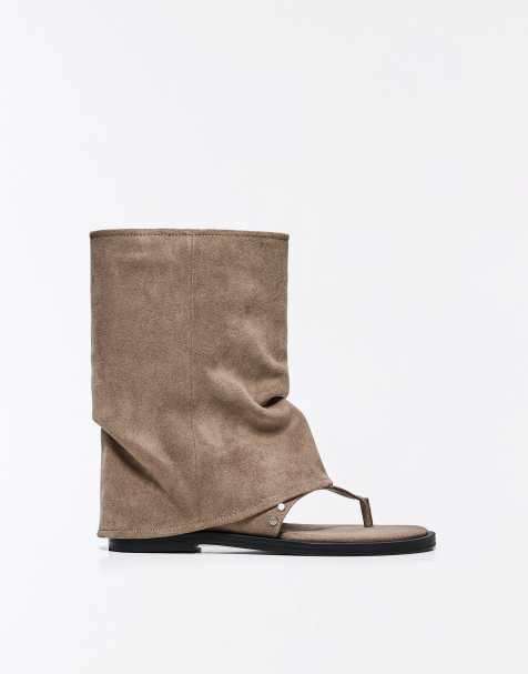 Bershka Flat thong slider sandals in tan - view 1