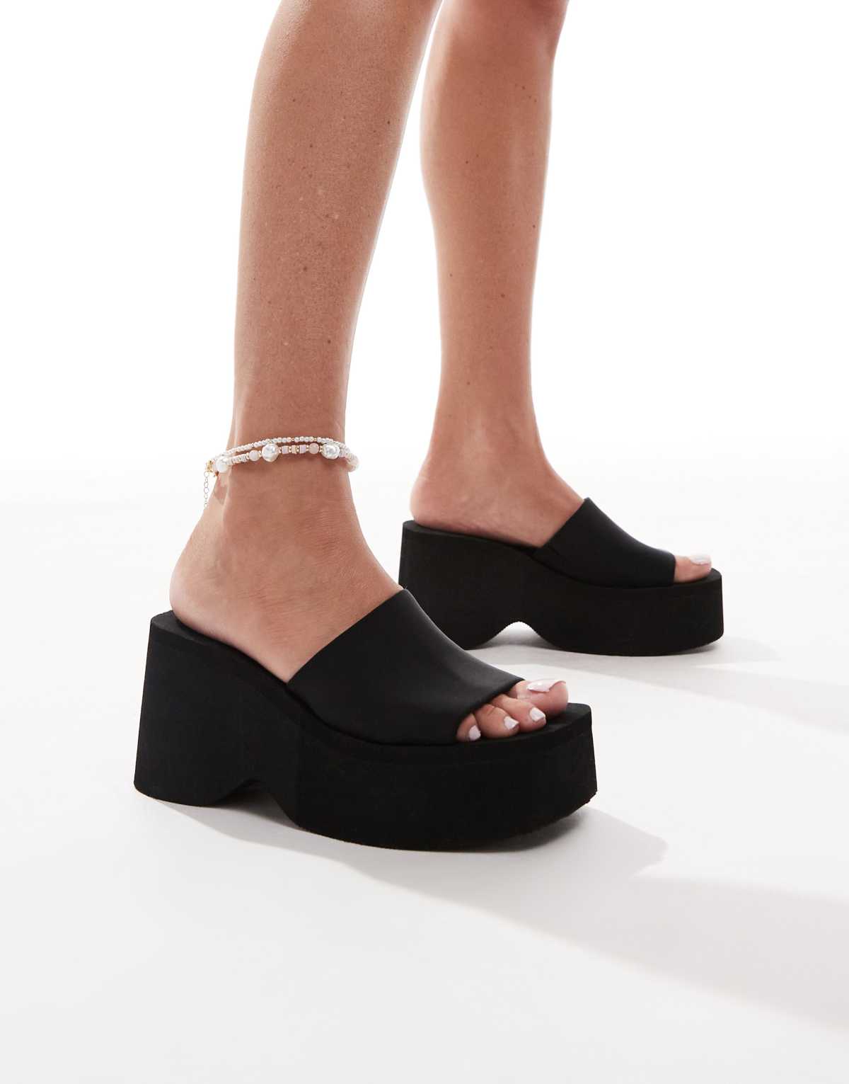 Bershka flatform sliders in black