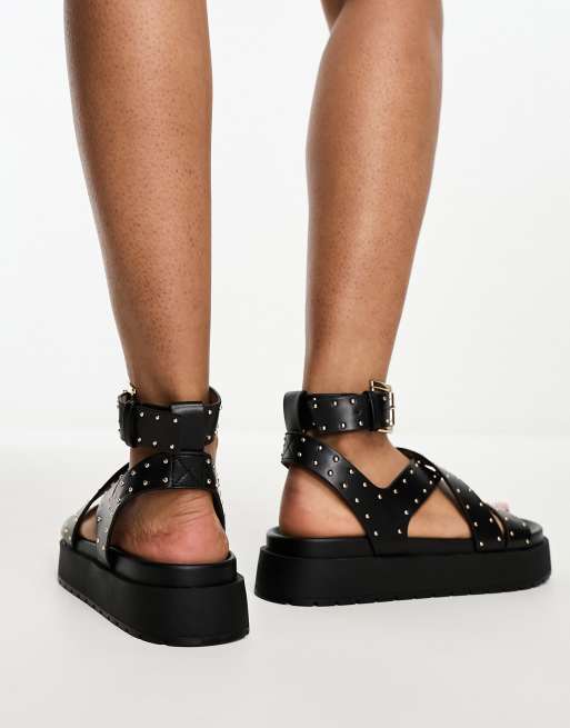 Bershka flatform studded sandals in black, 2 of 4
