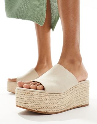  flatform woven sandal in sand