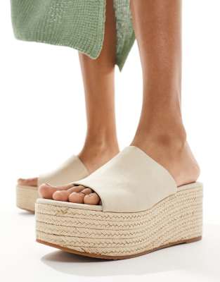 Bershka flatform woven sandal in sand-Neutral