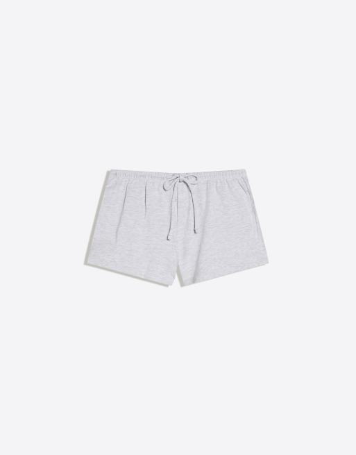 Bershka – Flauschige Shorts in Hellgrau mit elastischem Bund, 3 von 4