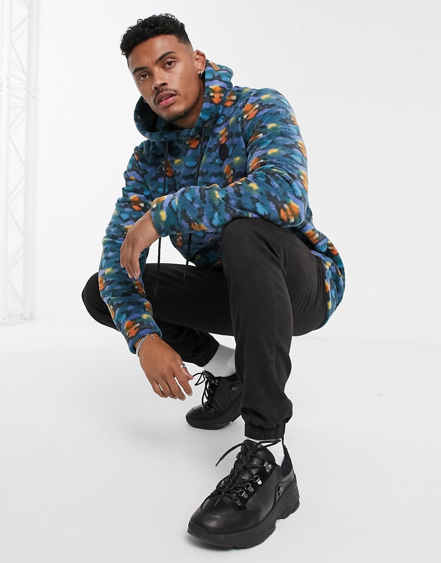 Bershka - Fleece hoodie zonder sluiting met verschillend gekleurde camouflageprint-Blauw