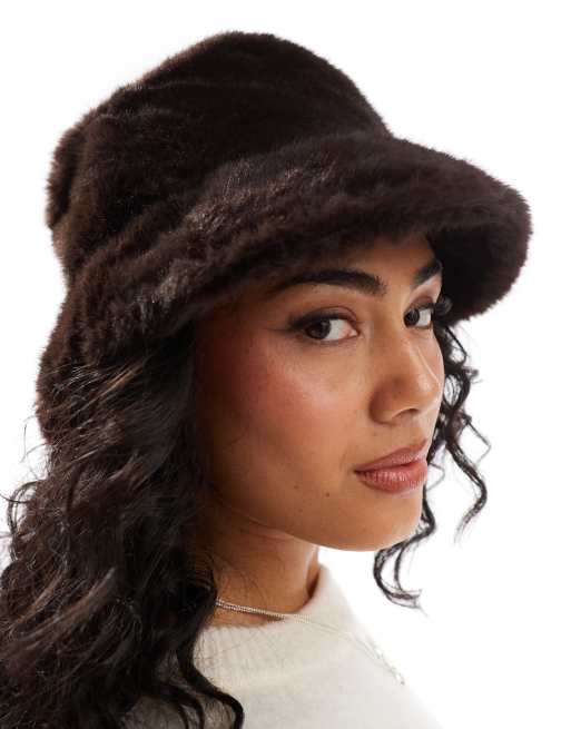 Bershka fluffy bucket hat in chocolate, 3 of 3