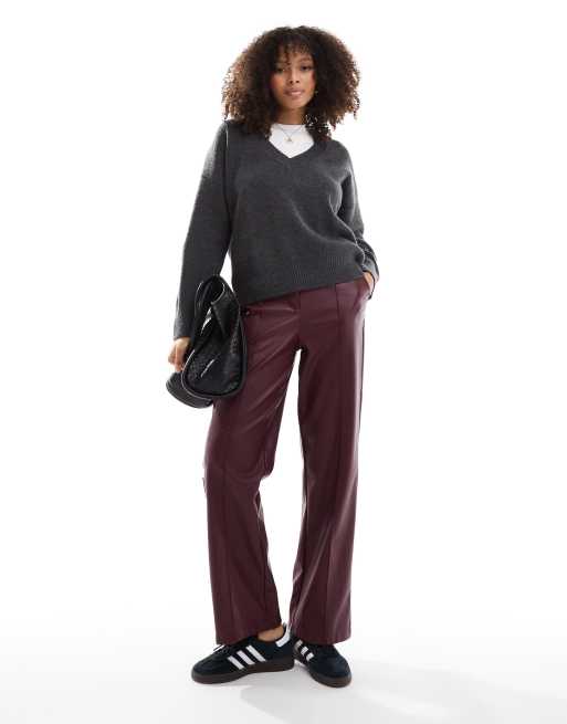 Bershka ダークグレー ニット Bershka fluffy v-neck sweater in gray heather | ASOS