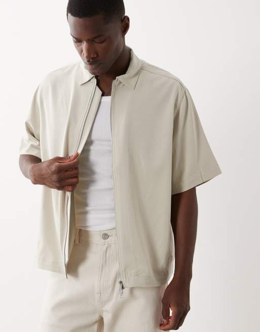 Bershka - Fluid - Camicia squadrata a maniche corte color sabbia