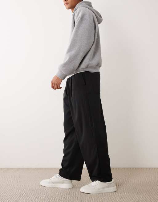 Bershka - Fluid - Pantaloni super ampi neri con pinces, 3 di 5