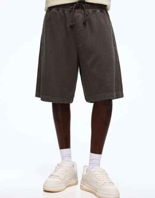 Bershka - Forvaskede sorte bermuda-shorts i firkantet pasform