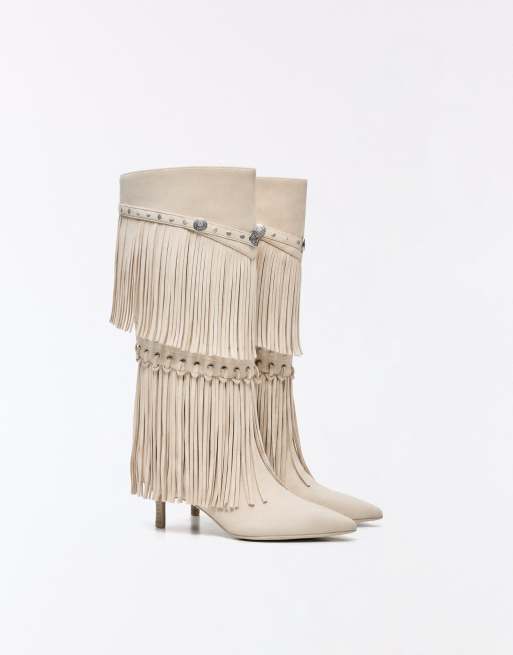 Bershka Fringed heeled boots in beige, 2 of 7