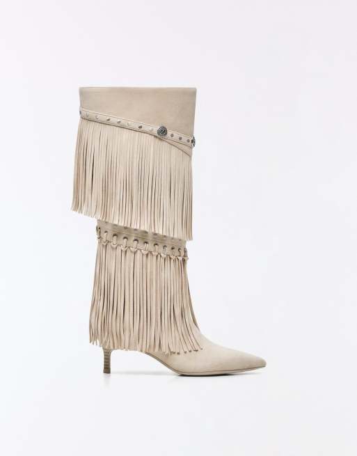Bershka Fringed heeled boots in beige, 4 of 7