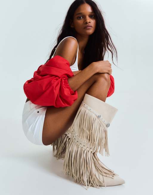 Bershka Fringed heeled boots in beige, 6 of 7