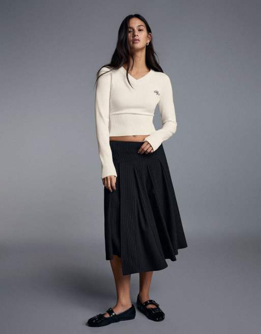 Bershka geborduurde V-hals trui in ecru, 4 van 5