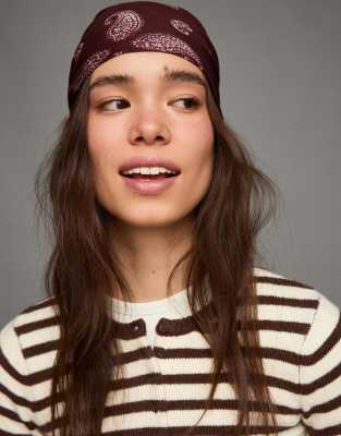 Bershka - Gemustertes Bandana-Schaltuch in Braun-Brown