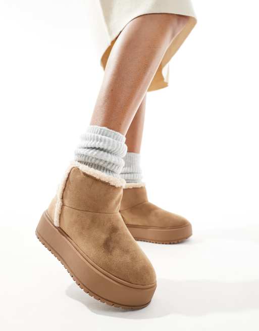 Bershka – Gemütliche Stiefel in Beige mit Lammfellbesatz, 4 von 4