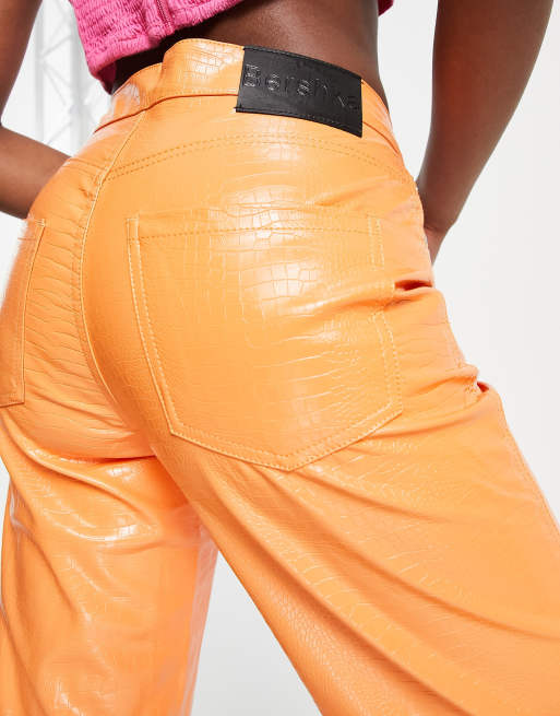 Bershka – Gerade geschnittene Hose aus Kunstleder in Orange mit Kroko-Effekt, 2 von 4