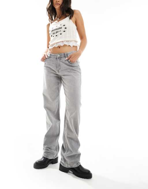 Bershka – Gerade geschnittene Jeans in Grau