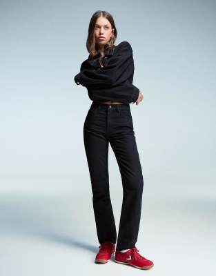 Bershka - Gerade geschnittene Jeans in Schwarz