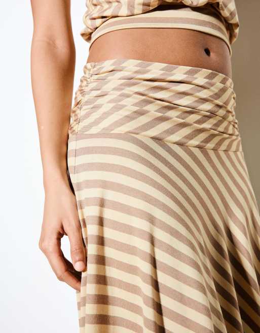Bershka – Geraffter Midirock in Gelb mit Modaleffekt, 4 von 4