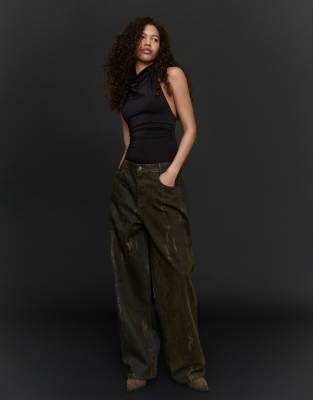 Bershka - Geraffter Neckholder-Body in Schwarz