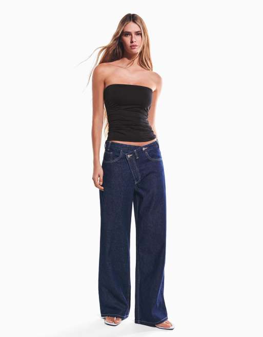 Bershka – Gerafftes, trägerloses Oberteil in Schwarz, 2 von 5