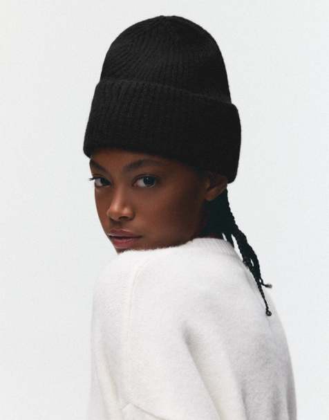 Bershka geribbelde gebreide beanie in zwart - view 1