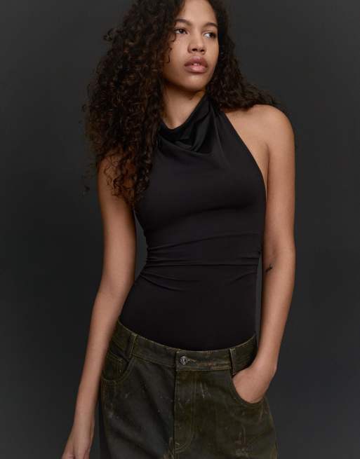 Bershka - Gerimpelde body met halternek in zwart, 2 van 3