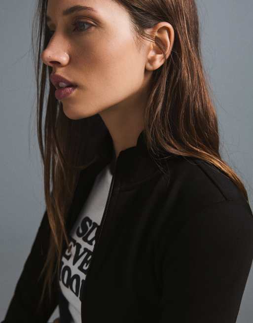 Bershka gerippte Jacke mit Reißverschluss in Schwarz, 4 von 5