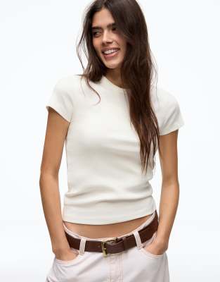 Bershka - Geripptes, kurzärmliges Basic-T-Shirt in Weiß