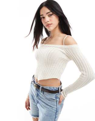 Bershka - Geripptes Strickoberteil in Ecru mit Zipfelsaum-Neutral
