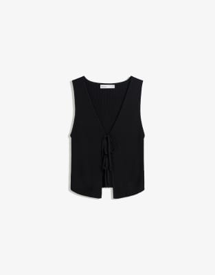 Bershka - Geripptes Trägertop in Schwarz mit Bindedetail