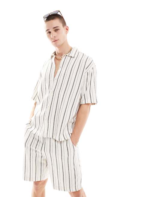 Bershka - Gestreept overhemd met textuur in wit, deel van co-ord set