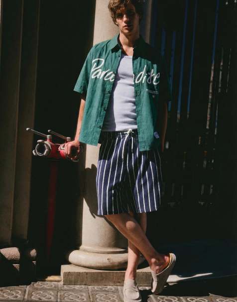 Bershka - Gestreepte bermudashort met badstof-effect in blauw - view 1
