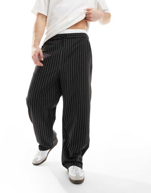 Bershka - Gestreepte elegante broek met wijde pijpen en boxerdetail in zwart 