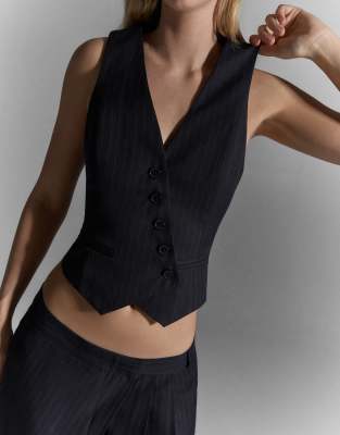 Bershka - Gestreifte Weste in Blau-Marineblau