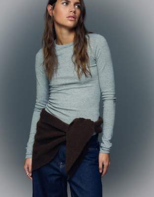 Bershka - Gestricktes Halstuch in Braun-Brown