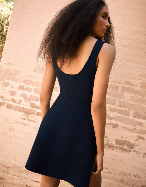 Bershka gestricktes Minikleid mit ausgestelltem Rock in Blau, 3 von 5
