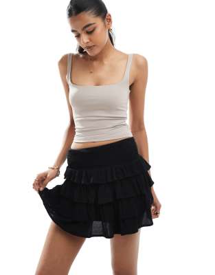 Bershka - Gestufter Minirock in Schwarz